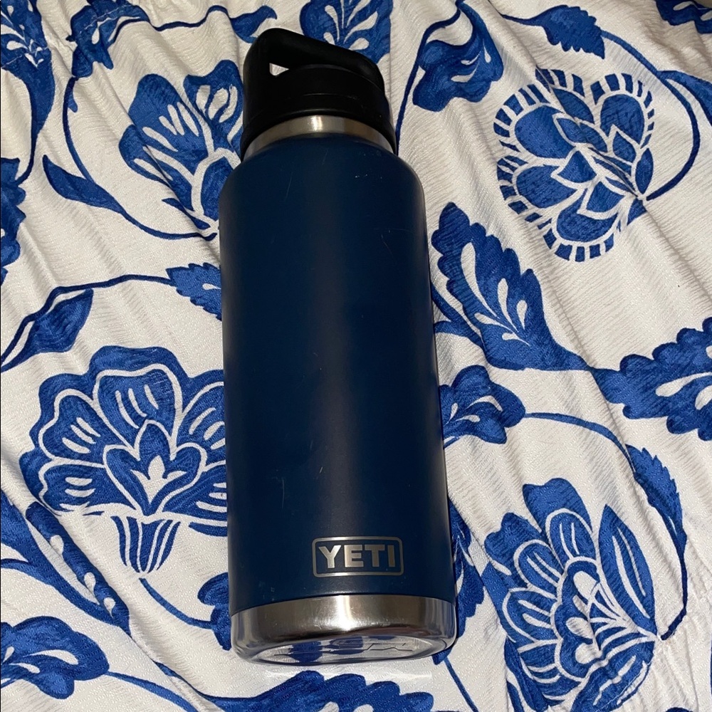 YETI Navy Stainless Steel 46oz Rambler